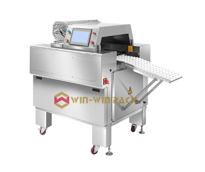 Automatic food wrapping machine